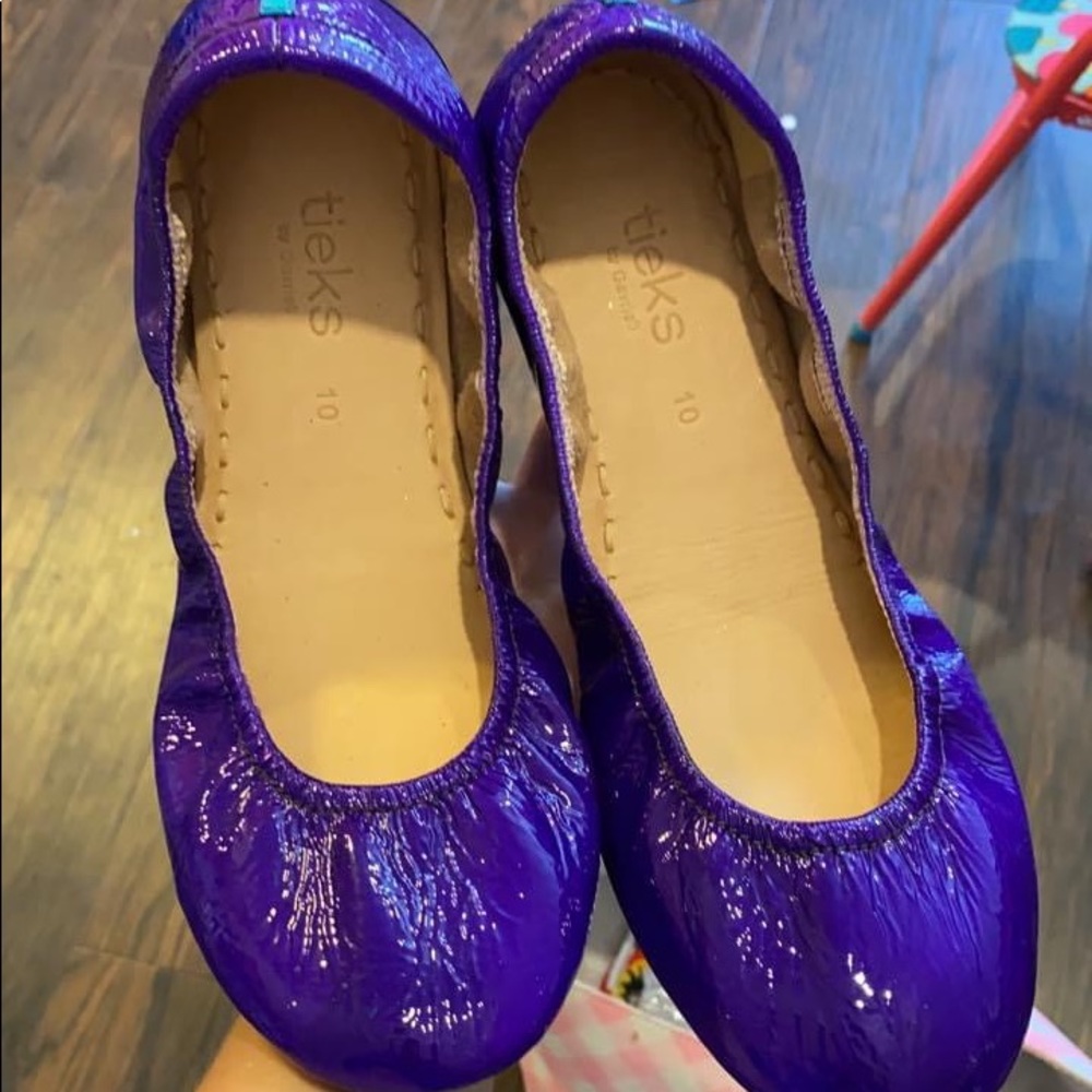 Purple Patent Tieks size 10